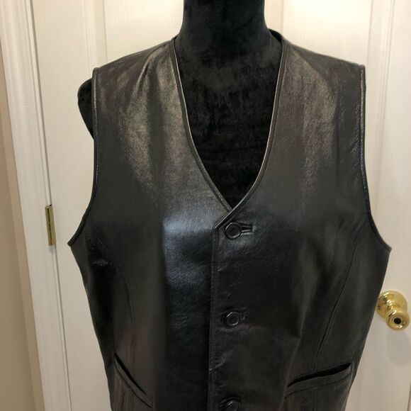 Wilson’s Leather black leather button front vest size medium - Picture 9 of 11
